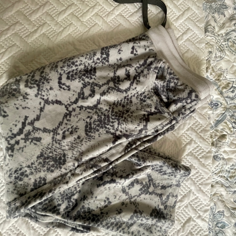 Lularoe Crystal Capri Pant Large